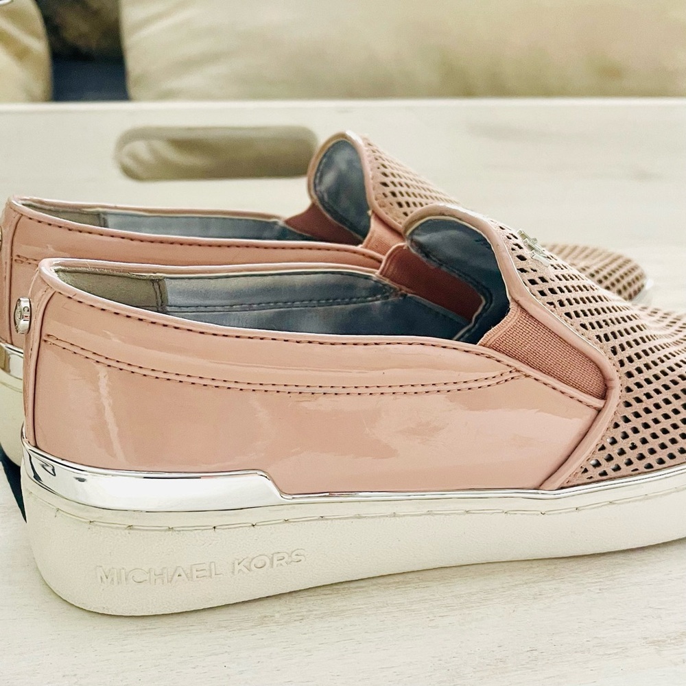 MICHAEL KORS Leather Slip On Perforated Slip On Shell Pink Silver Shoes Size 8 - Picture 3 of 16